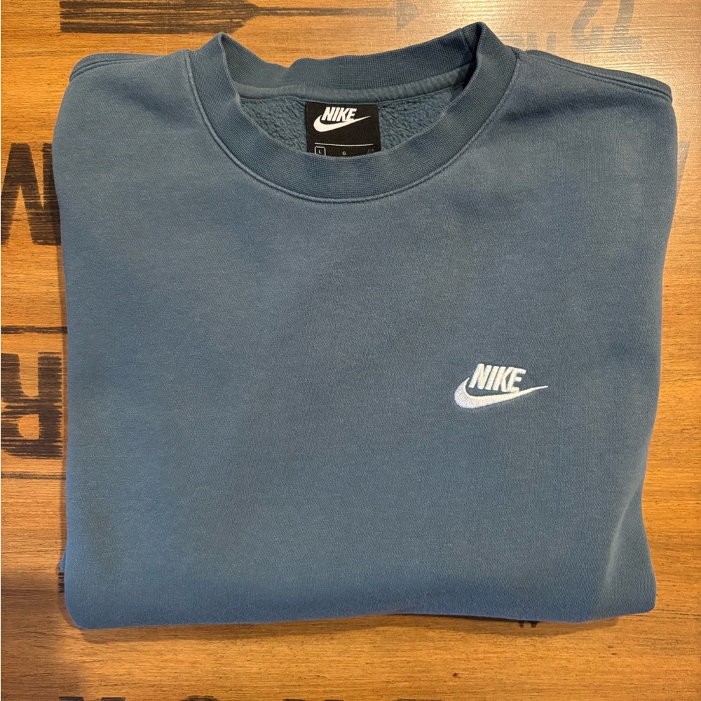 Nike Embroidered Crewneck Sweatshirt